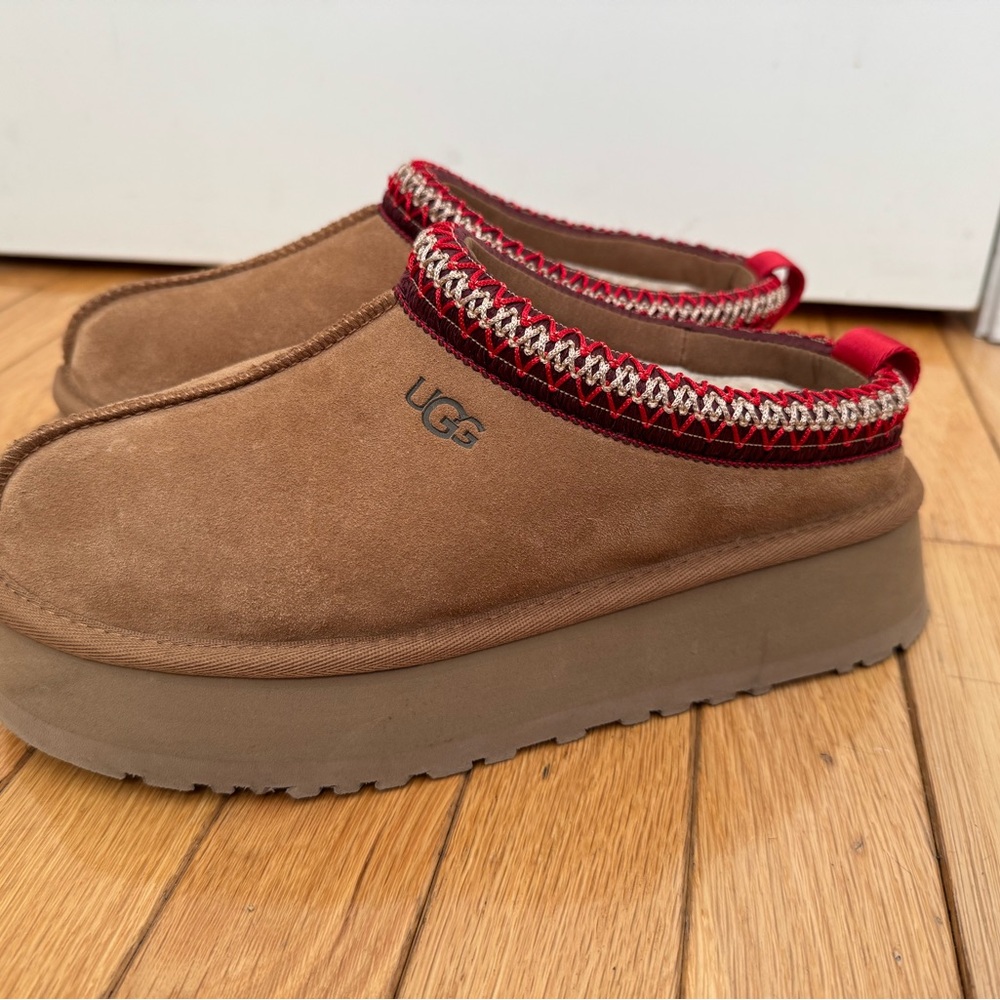 Tazz platform slipper UGG